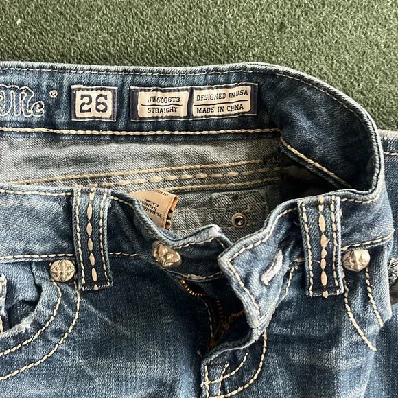 Miss Me Jeans Women’s 26 straight leg stretch blue denim cow print pocket pants - Picture 7 of 9